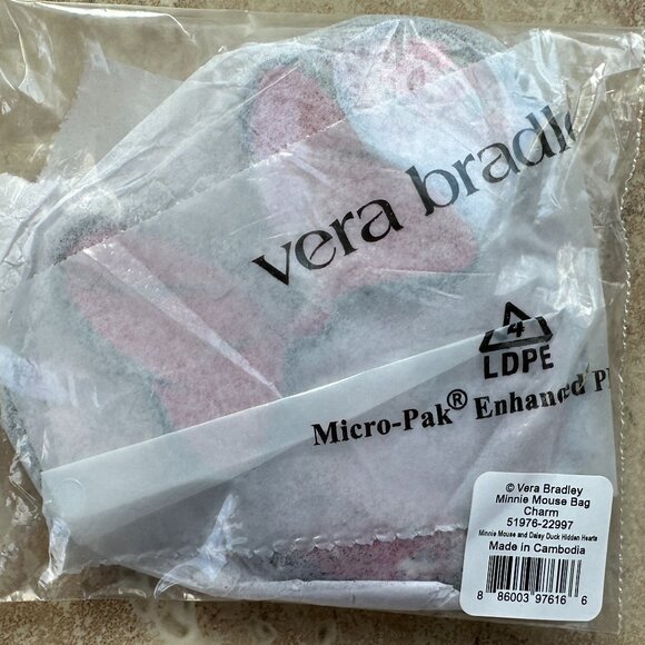 VERA BRADLEY DISNEY MINNIE MOUSE BAG CHARM:NWT MINNIE MOUSE HIDDEN HEARTS - Picture 7 of 7